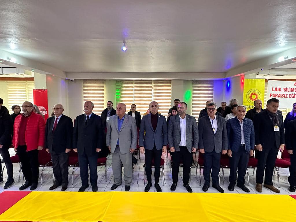 CHP temsilcileri Eğitim ve Bilim Emekçileri Sendikası'nın genel kurulunda eğitim alanındaki sorunlara çözüm önerilerini paylaştı.