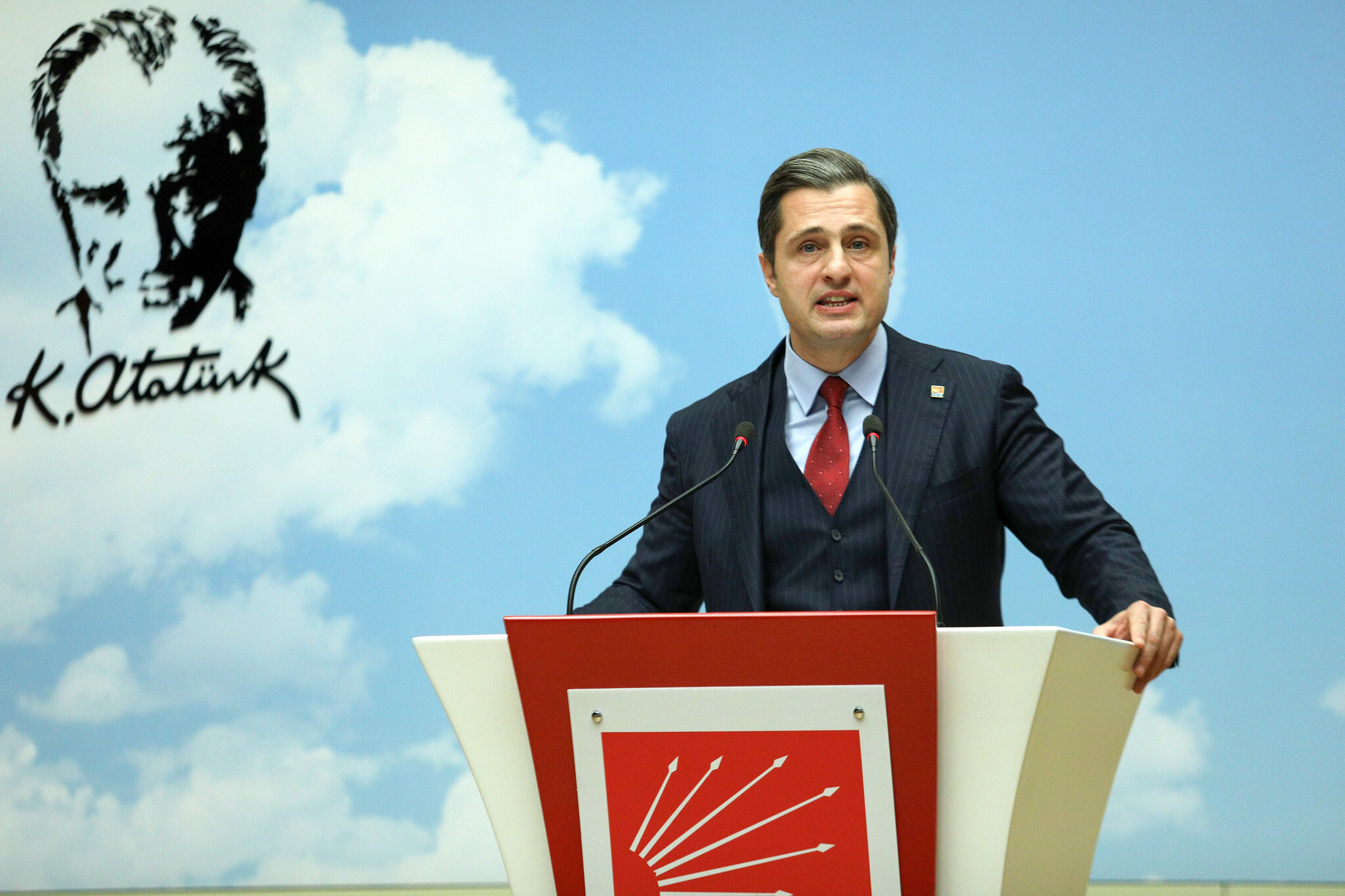 CHP Parti Sözcüsü Deniz Yücel: Türk Ordusu Atatürk'e Bağlılığını Kaybediyor