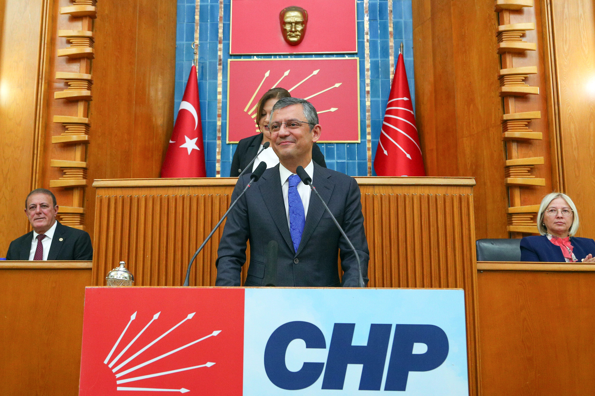 CHP Genel Başkanı Özgür Özel, öğretmenlik meslek kanununun düzenlenmesi gerektiğini belirtti