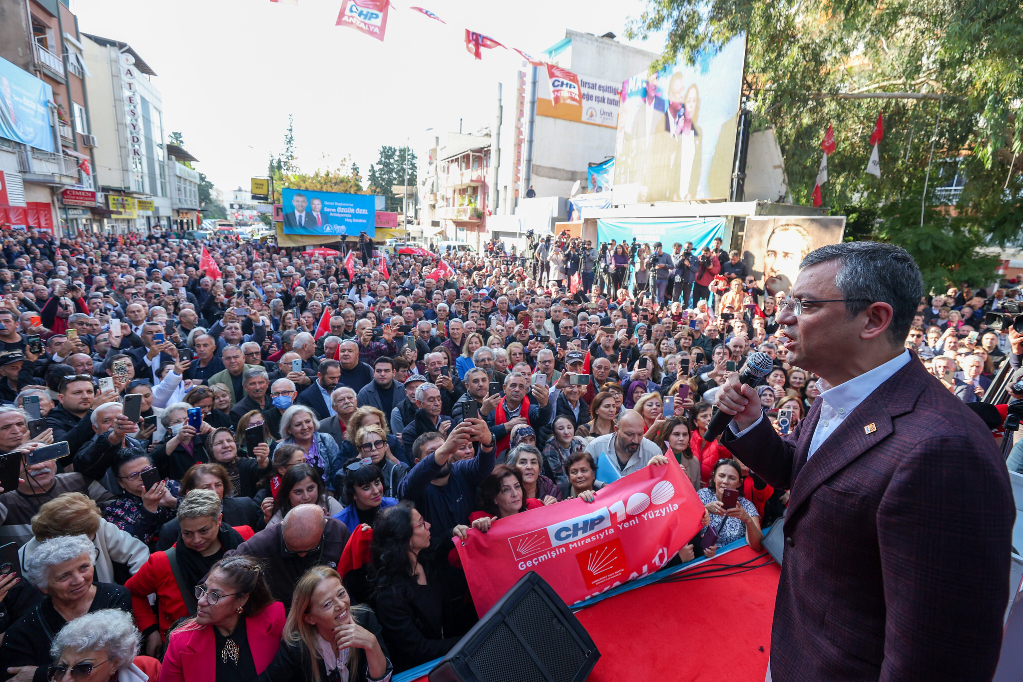 Özgür Özel, Turizm ve Narenciye Sektörü İçin Devletin Yardım Elini Uzatmalı