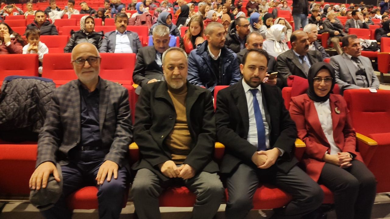 MHP, Kayseri'de Danişmendli Hükümdarı Melik Mehmet Gazi'yi anma etkinliği düzenledi.