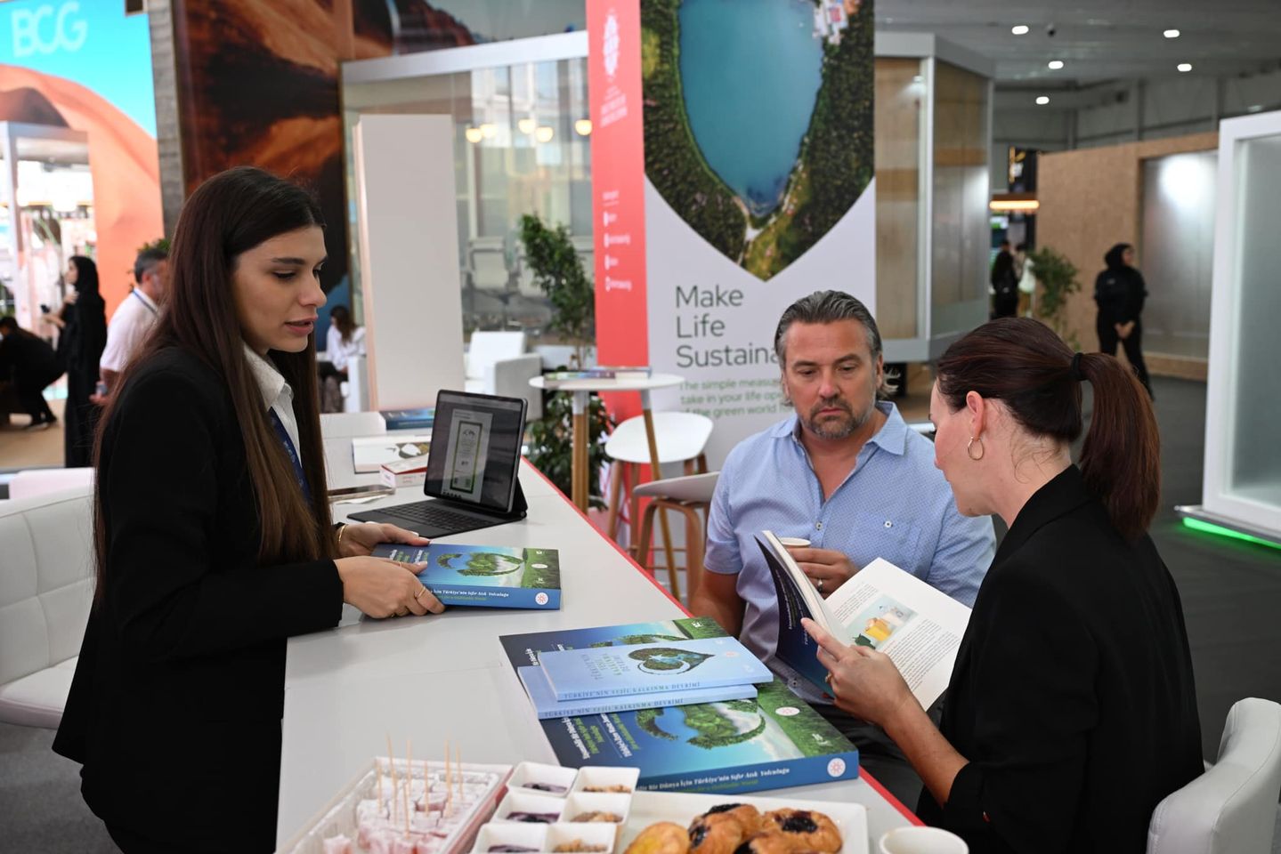 Türkiye, COP28'de Yeşil Politikalarını ve Çevre Dostu Uygulamalarını Anlatıyor