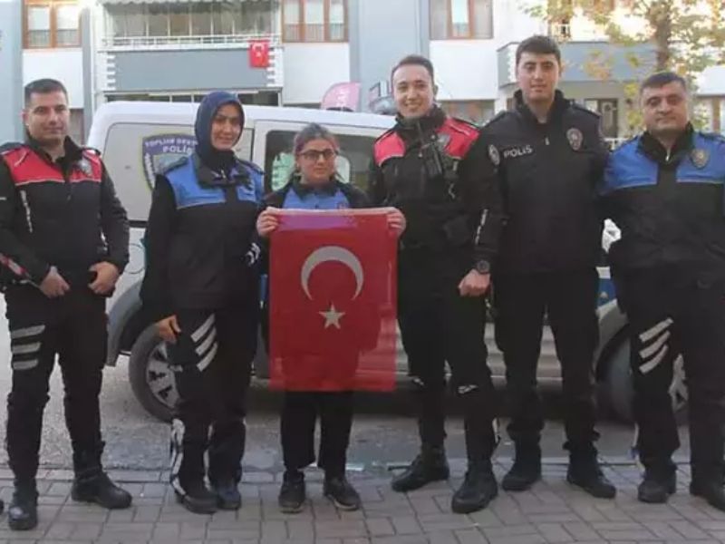 Amasya'da Zihinsel Engelli Fatma Nur, Polis Olma Hayalini Gerçekleştirdi