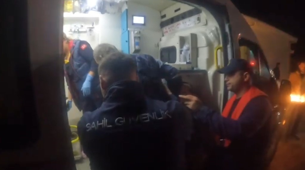 Adana'da Balıkçı Teknesinde Rahatsızlanan Kişinin Tıbbi Tahliyesi Gerçekleşti.