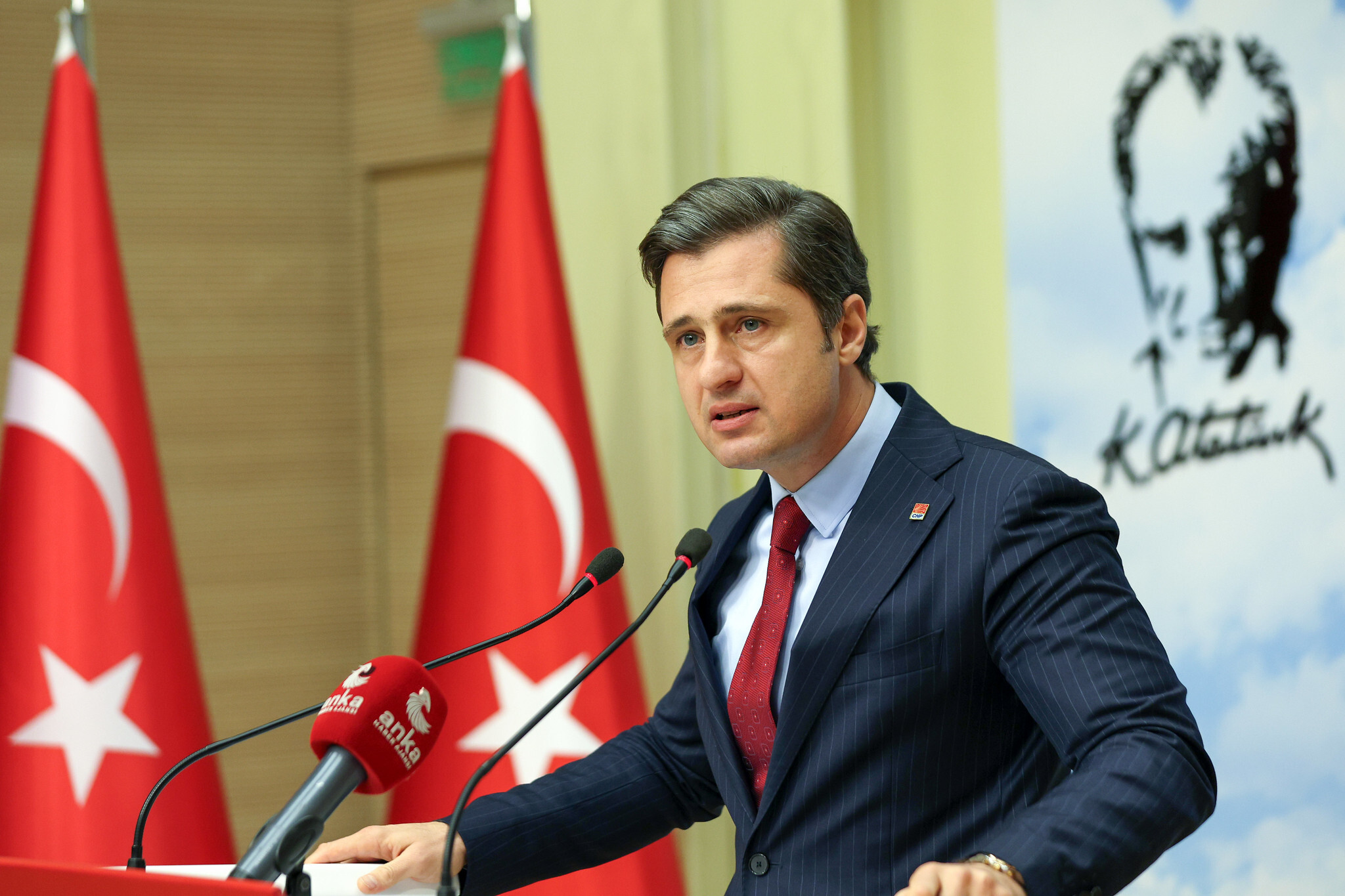 CHP Parti Sözcüsü Deniz Yücel, Türkiye'deki engellilerin sorunlarına dikkat çekti