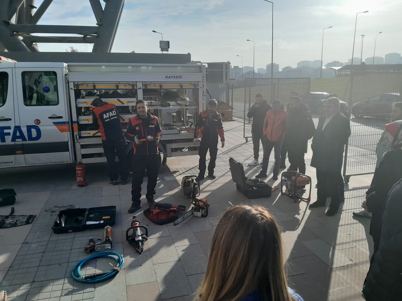 Kayseri'de Gençlik ve Spor İl Müdürlüğü ve İŞKUR personellerine Arama Kurtarma Eğitimi verildi.