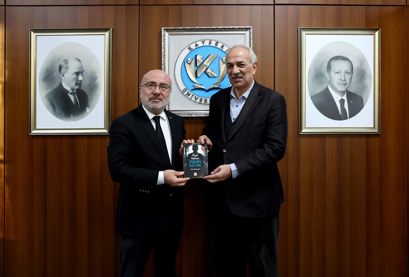 Bestami Yazgan, Kayseri Üniversitesi'nde Cumhuriyetin 100. yıl dönümü kutlamaları kapsamında konferans verdi.