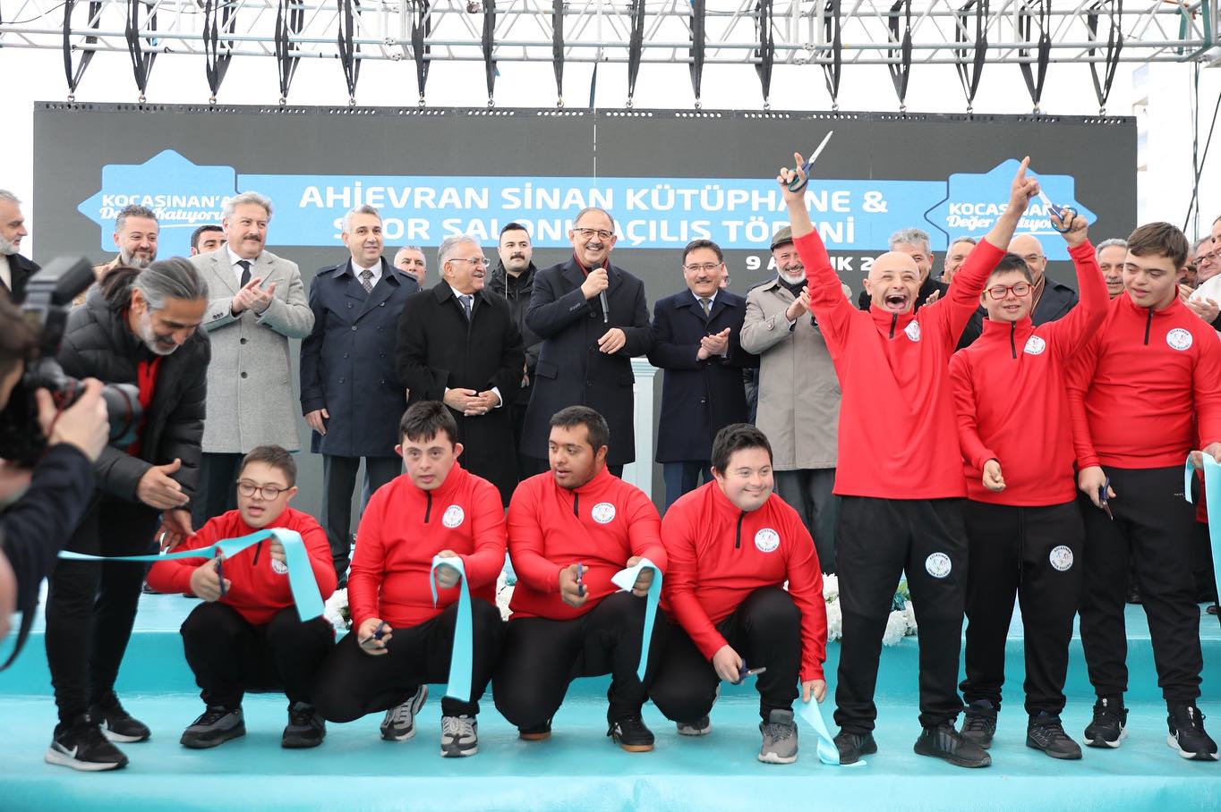 Kayseri'de Ahievran Sinan Kütüphane ve Spor Salonu resmi olarak açıldı