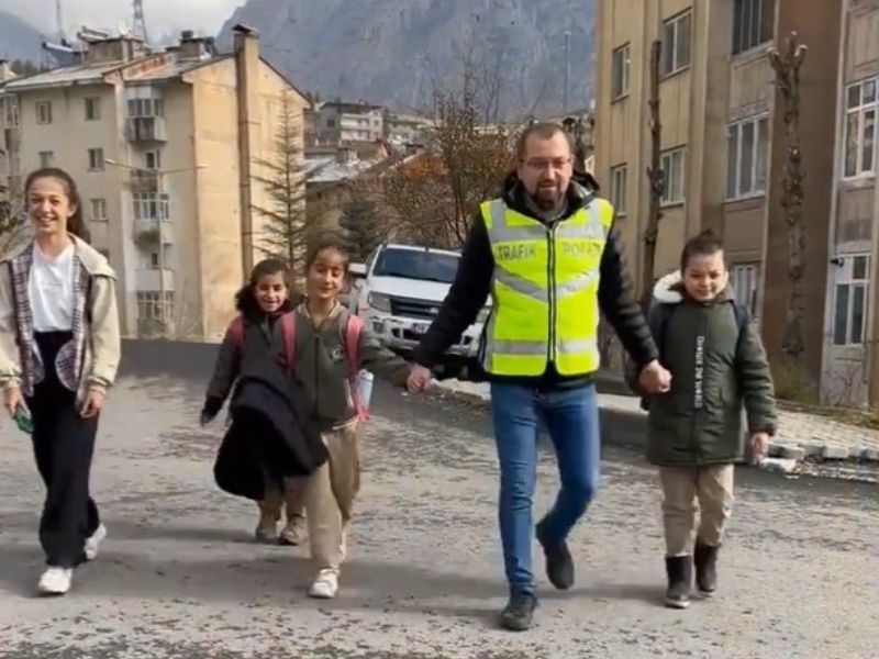 Hakkari'de Okullarda Güvenlik ve Trafik Önlemleri Artırılıyor