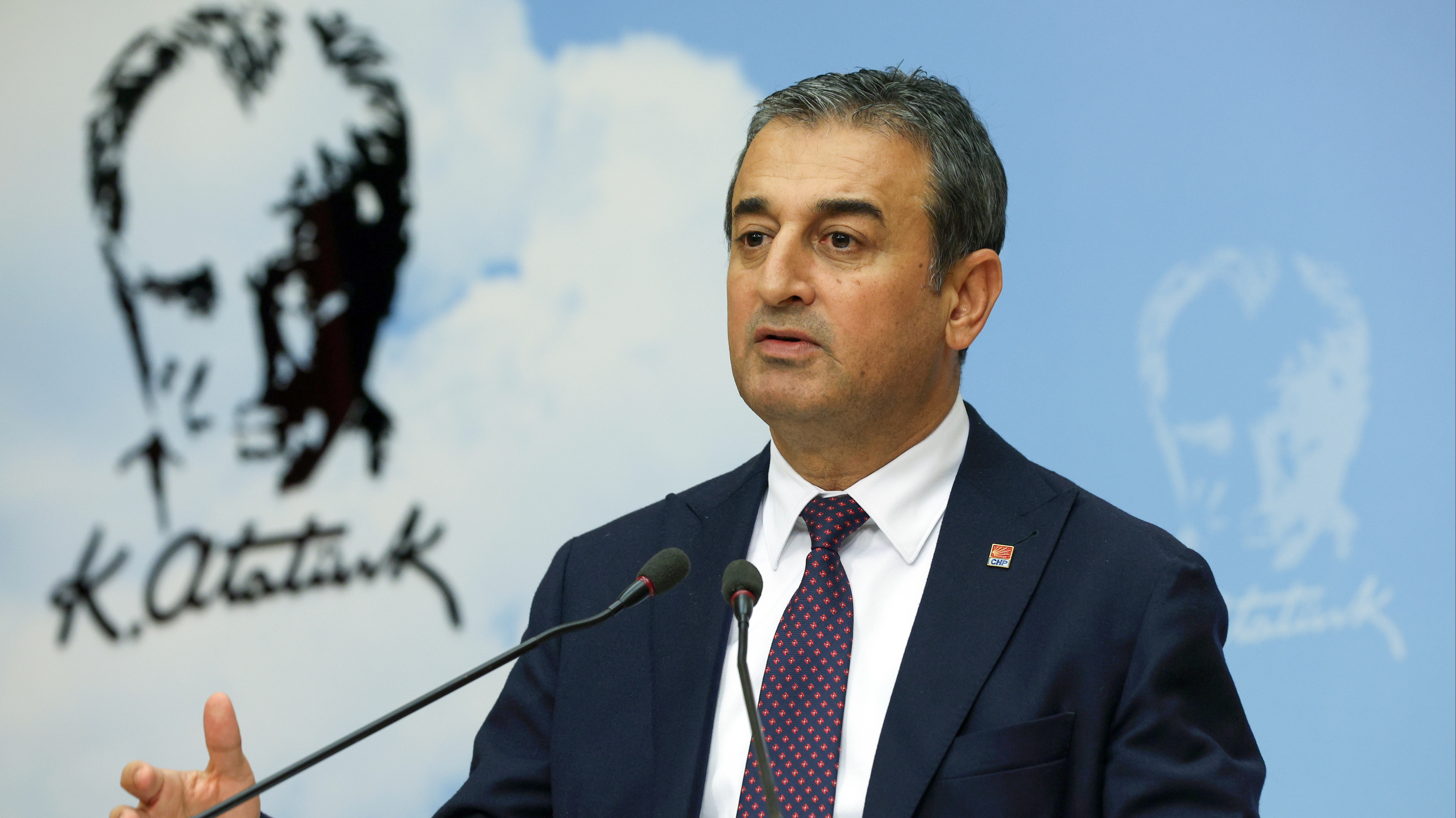 CHP Genel Başkan Yardımcısı Burhanettin Bulut, yaz saati uygulamasına tepki göstererek Meclis'e soru önergesi sundu.