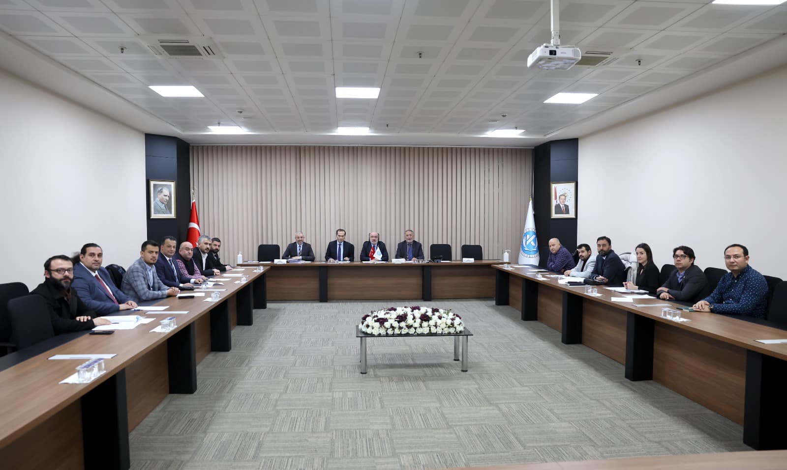 Kayseri Üniversitesi Rektörü, Senato Toplantısında Geleceğe Yönelik Adımları Değerlendirdi