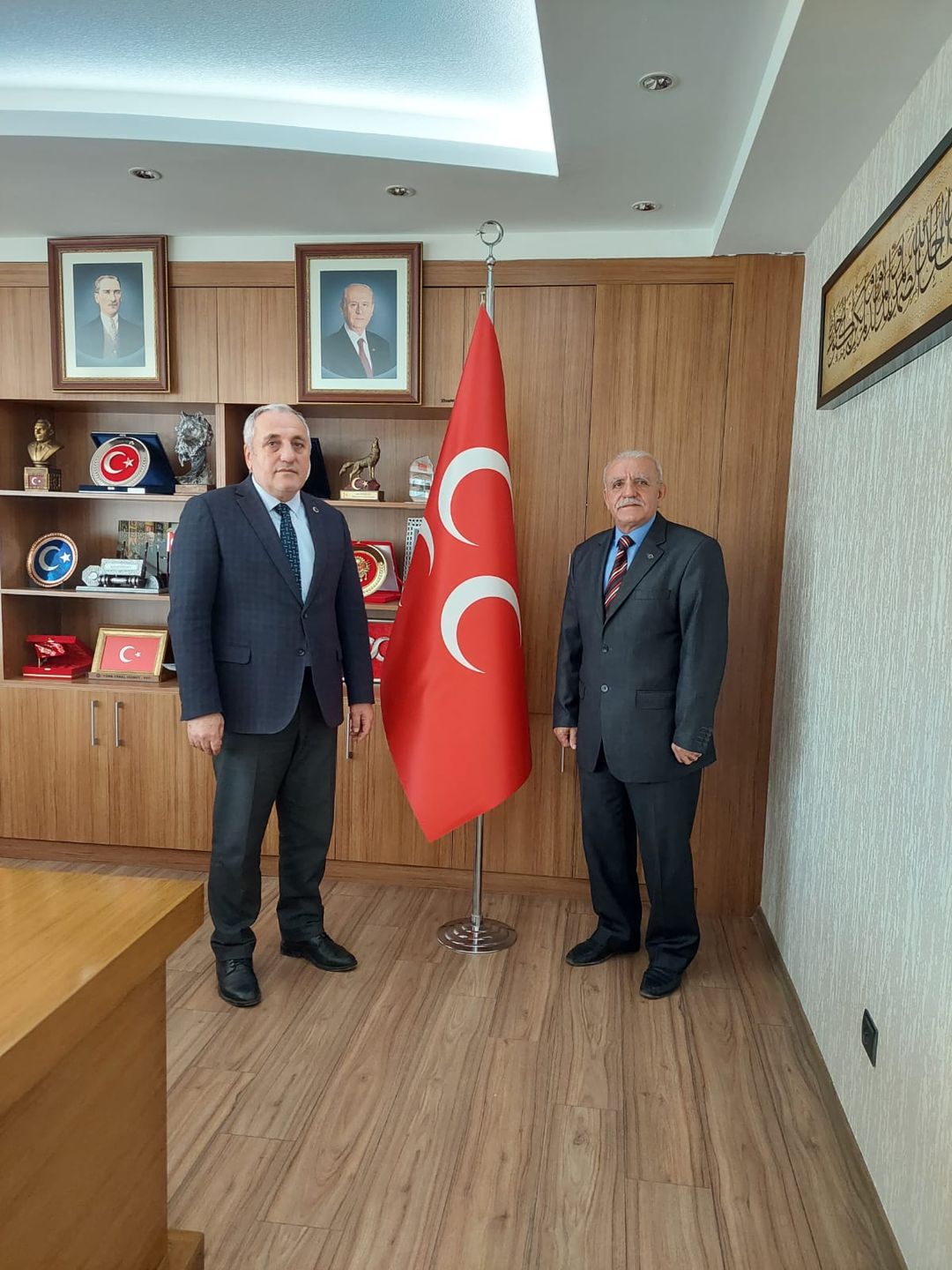 MHP Kayseri İl Başkanı Seyit Demirezen, Kocasinan Belediye meclisi aday adayı Sabri Sakızlı'yı karşıladı