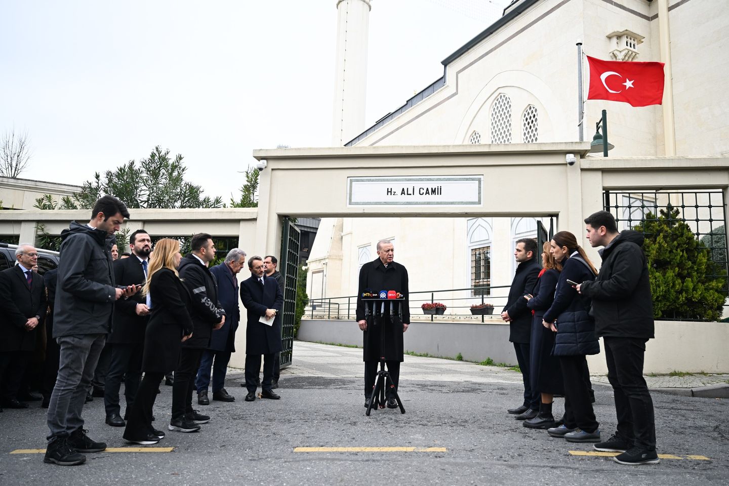 Cumhurbaşkanı Erdoğan Üsküdar'da Hz. Ali Camisi'nde açıklamalarda bulundu