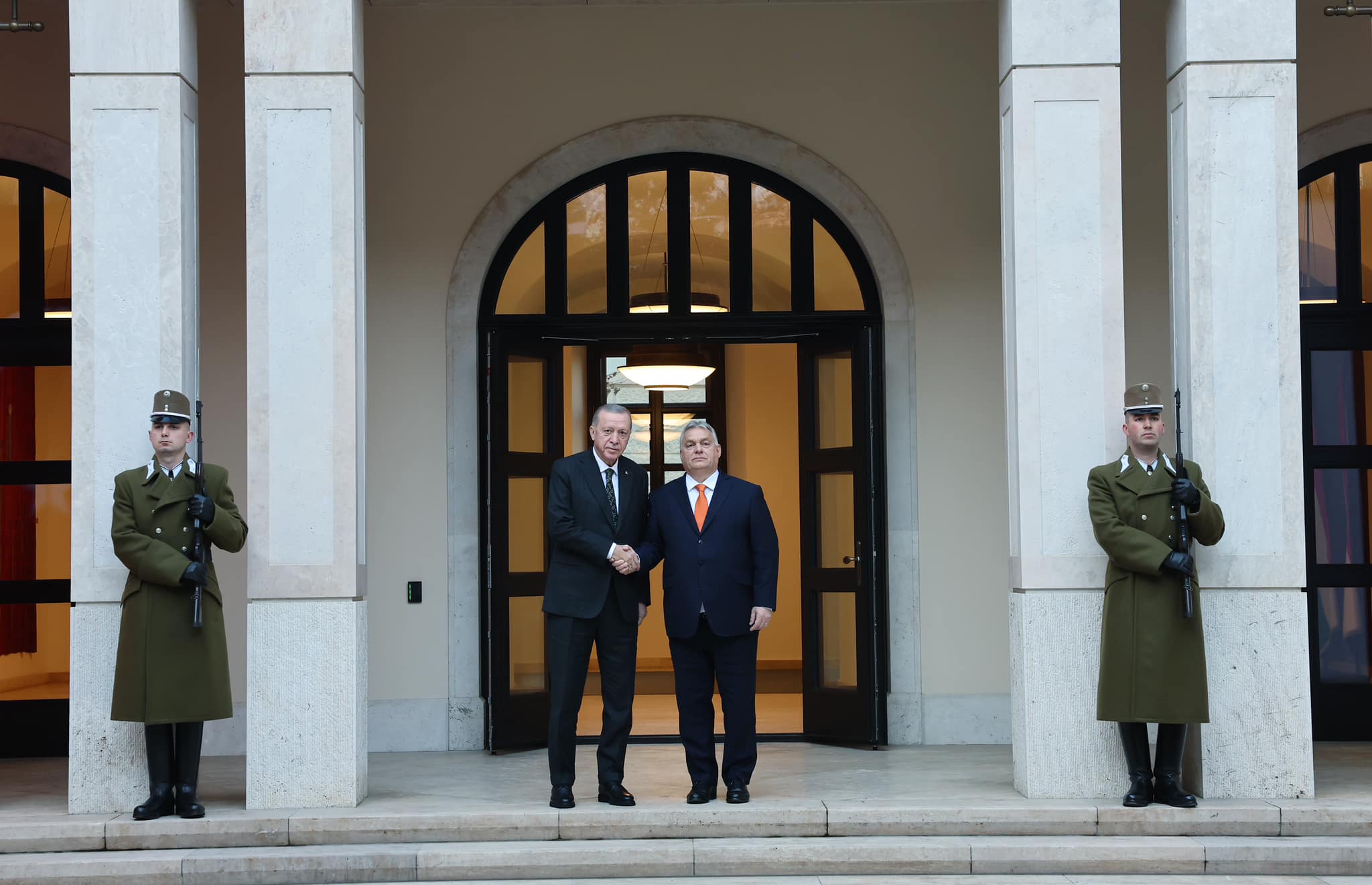 Türkiye Cumhurbaşkanı Erdoğan ve Macaristan Başbakanı Orban Arasında Önemli Görüşme