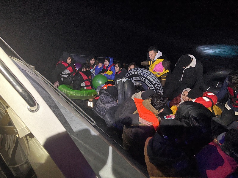 Çanakkale'nin Ayvacık ilçesinde 40 düzensiz göçmen yakalandı.