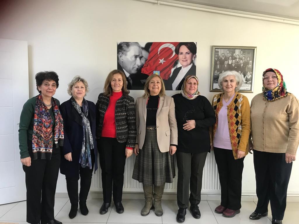 İyi Parti'nin Kayseri'deki Kadın Kolları, Siyasi Faaliyetlerini Şekillendirmek İçin Önemli Bir Toplantı Gerçekleştirdi