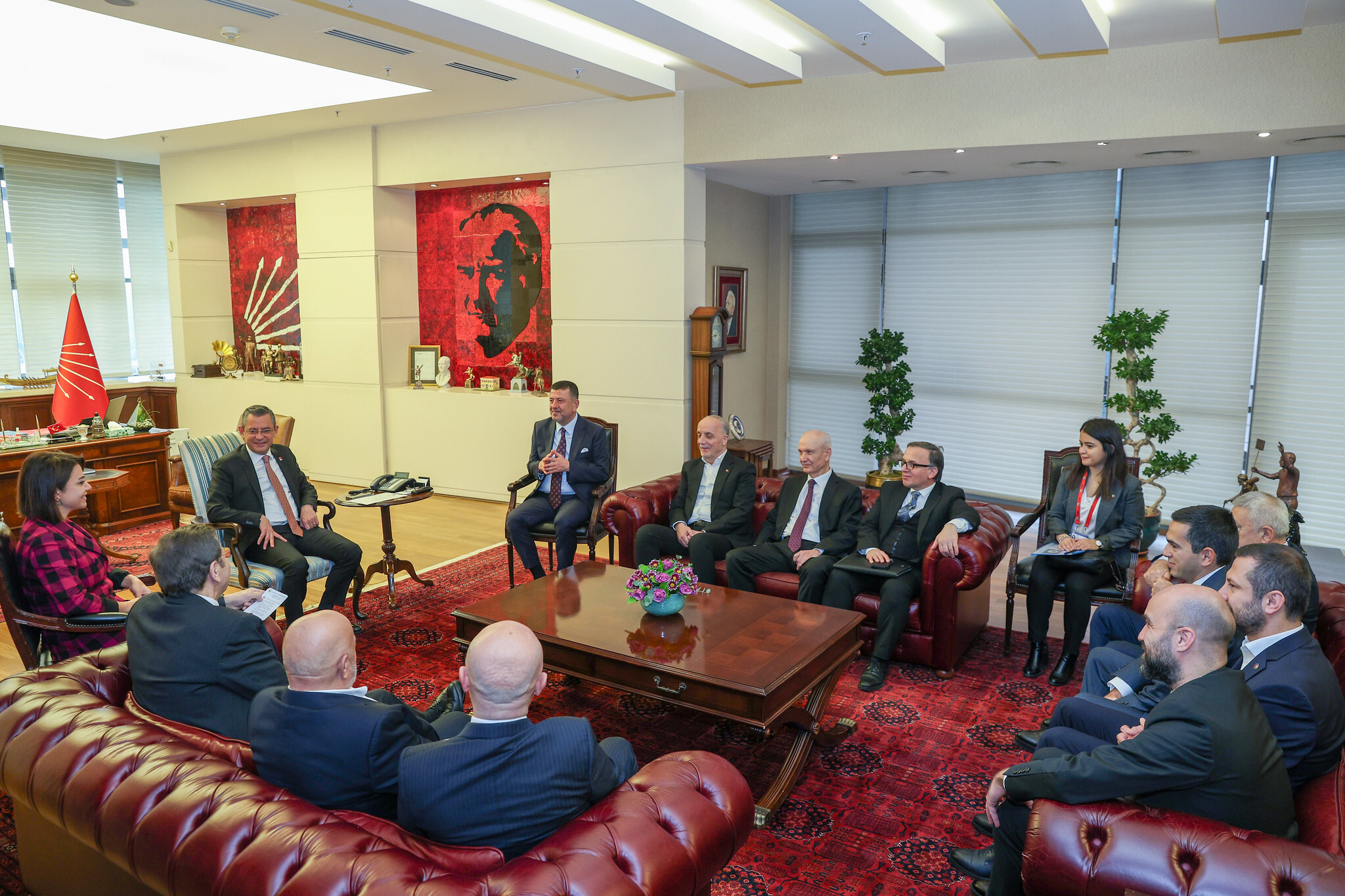 CHP Genel Başkanı Özgür Özel, Türkiye-AB Karma İstişare Komitesi heyetiyle buluştu