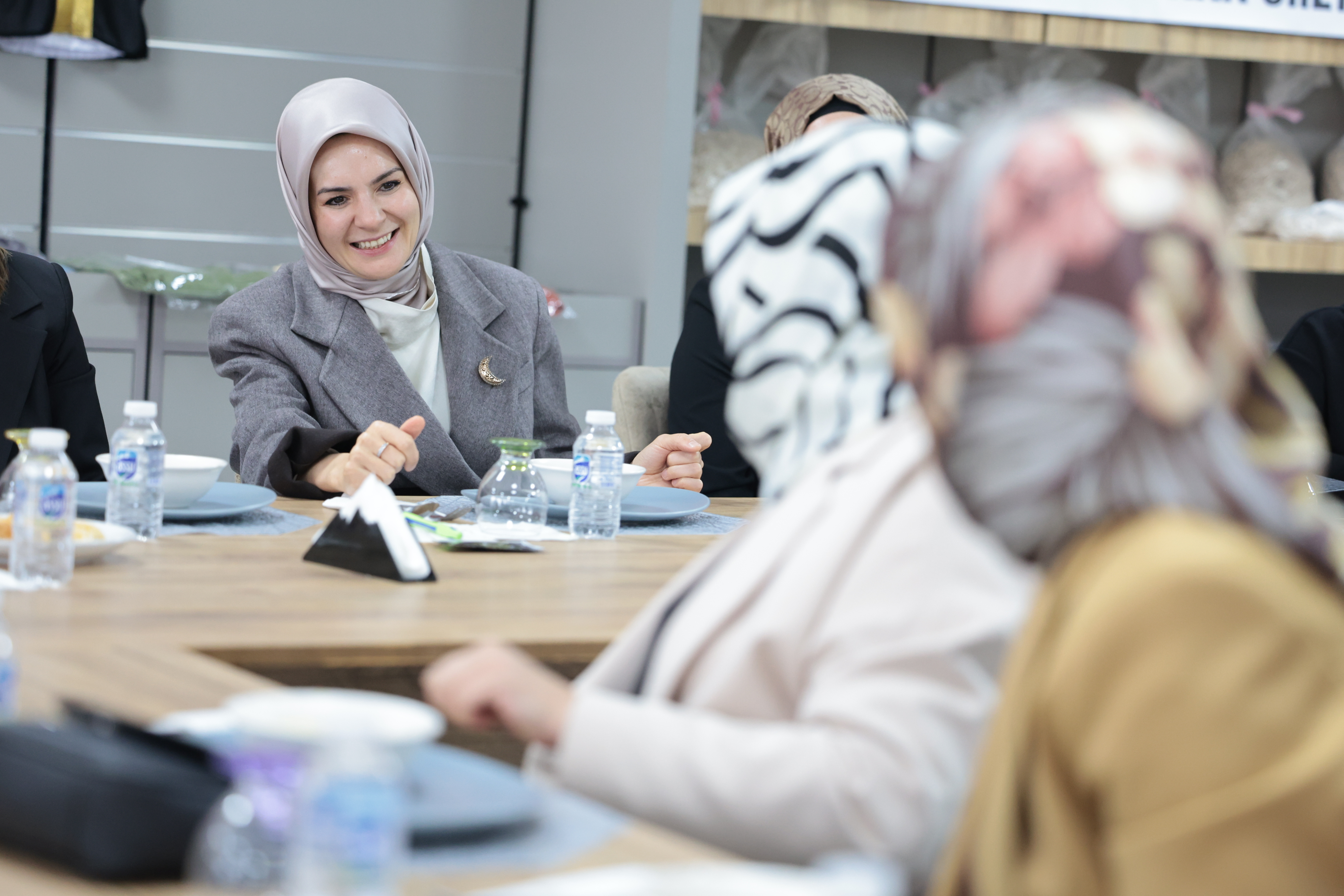 Aile ve Sosyal Hizmetler Bakanı: Kadınları İş Hayatında Güçlendiriyoruz