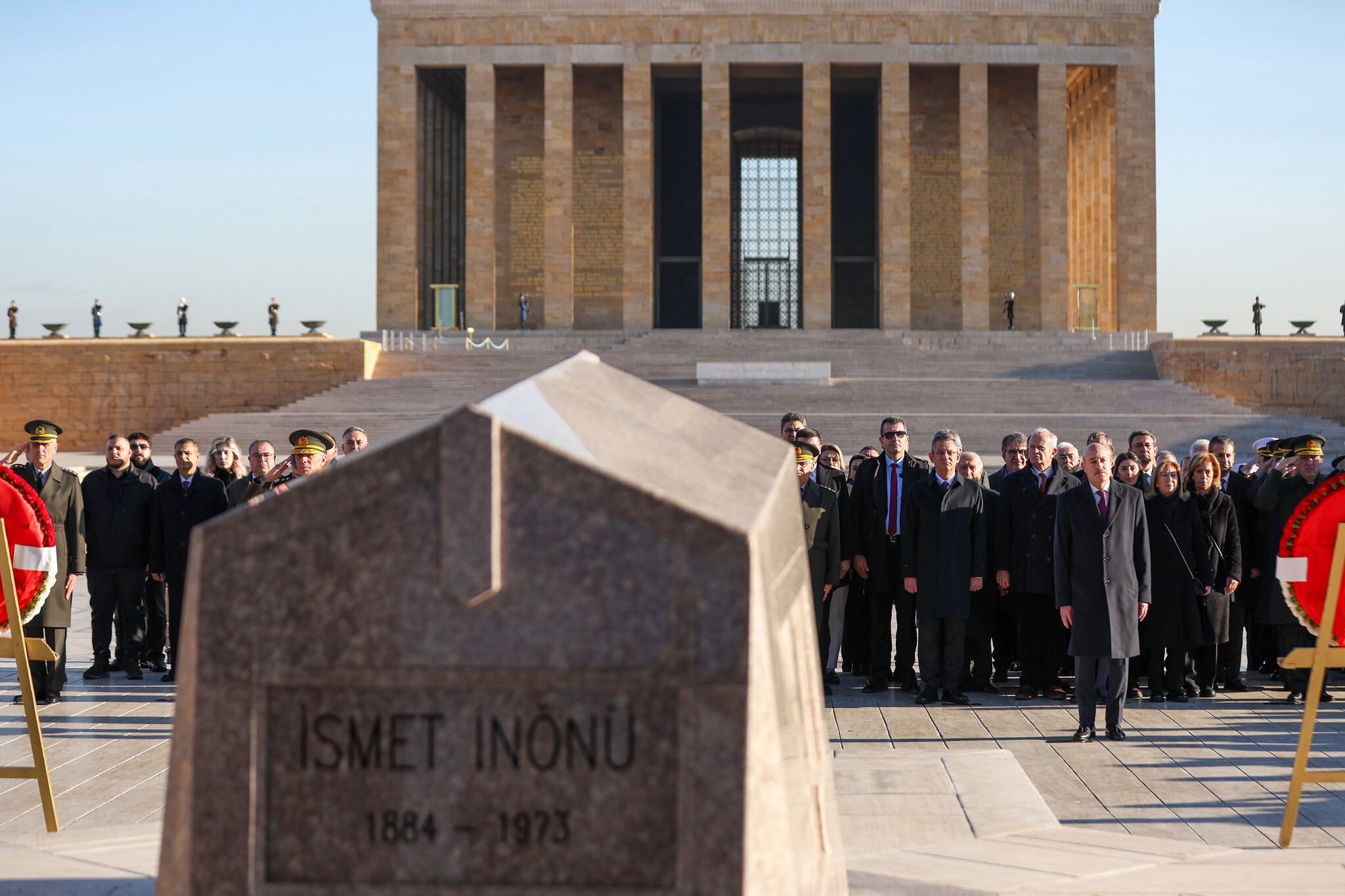 Özgür Özel, İsmet İnönü'nün 50. Ölüm Yıldönümü Anma Törenine Katıldı