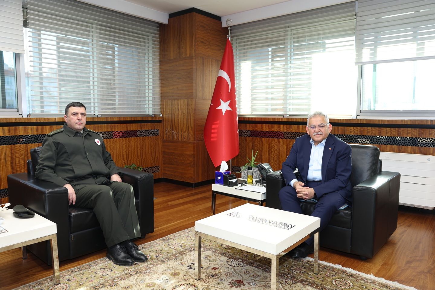 Kayseri Büyükşehir Belediye Başkanı, Gönül Belediyeciliği ile Şehir Yönetiminde Fark Yaratıyor.