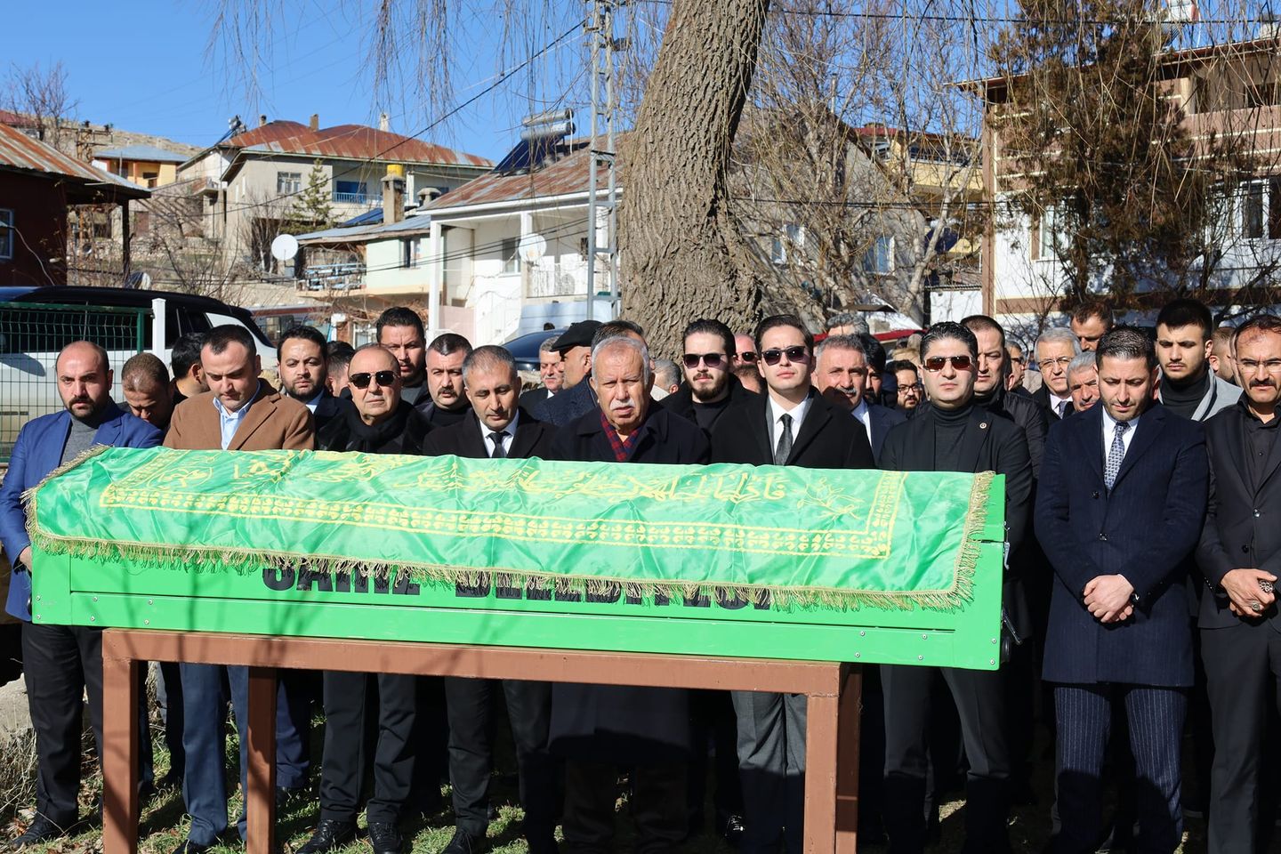 Kayseri Milletvekili İsmail Özdemir'in Amcası Fevzi Özdemir, Yoğun Katılımla Son Yolculuğuna Uğurlandı