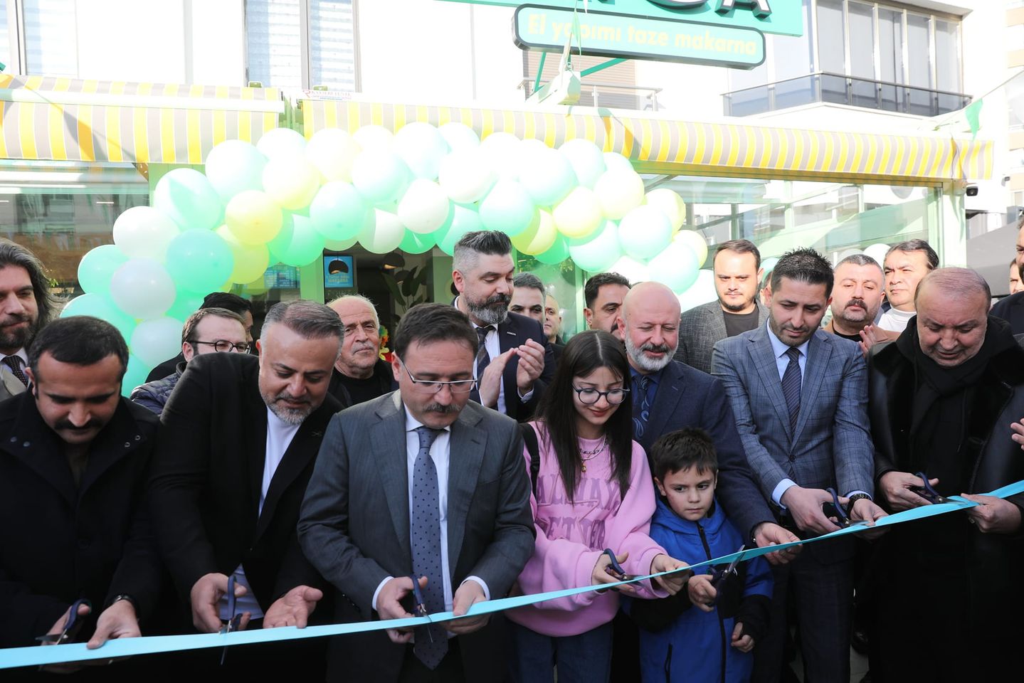 Pınarbaşı Belediye Başkanı Gökmen Çiçek, Only Maccarna adlı makarna durağının açılışına katıldı.