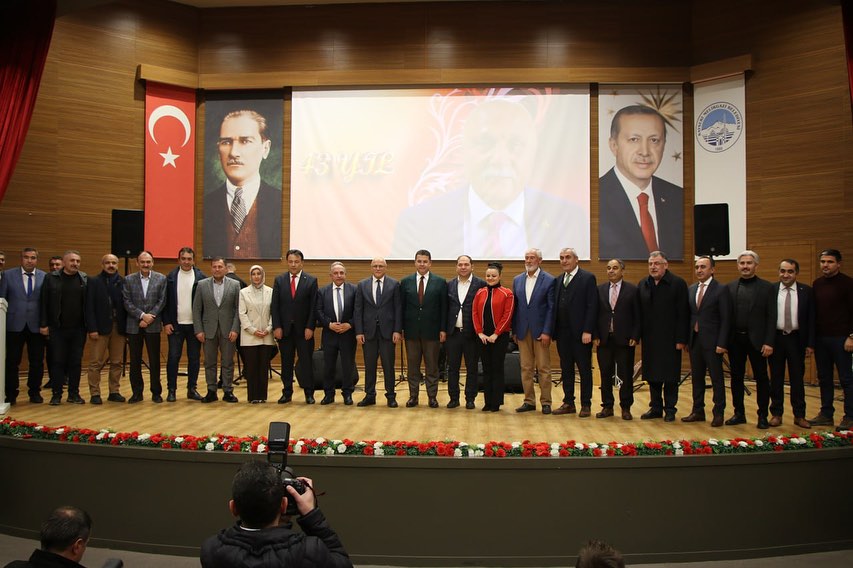 Kayseri'de Eğitim Camiası Osman Karaca'ya Duygusal Veda Programı Düzenledi