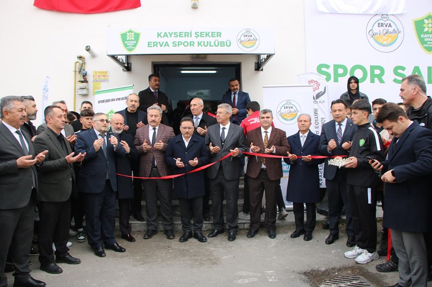 Kayseri, Gençlere Yeni Spor ve Eğitim Merkezi Açtı