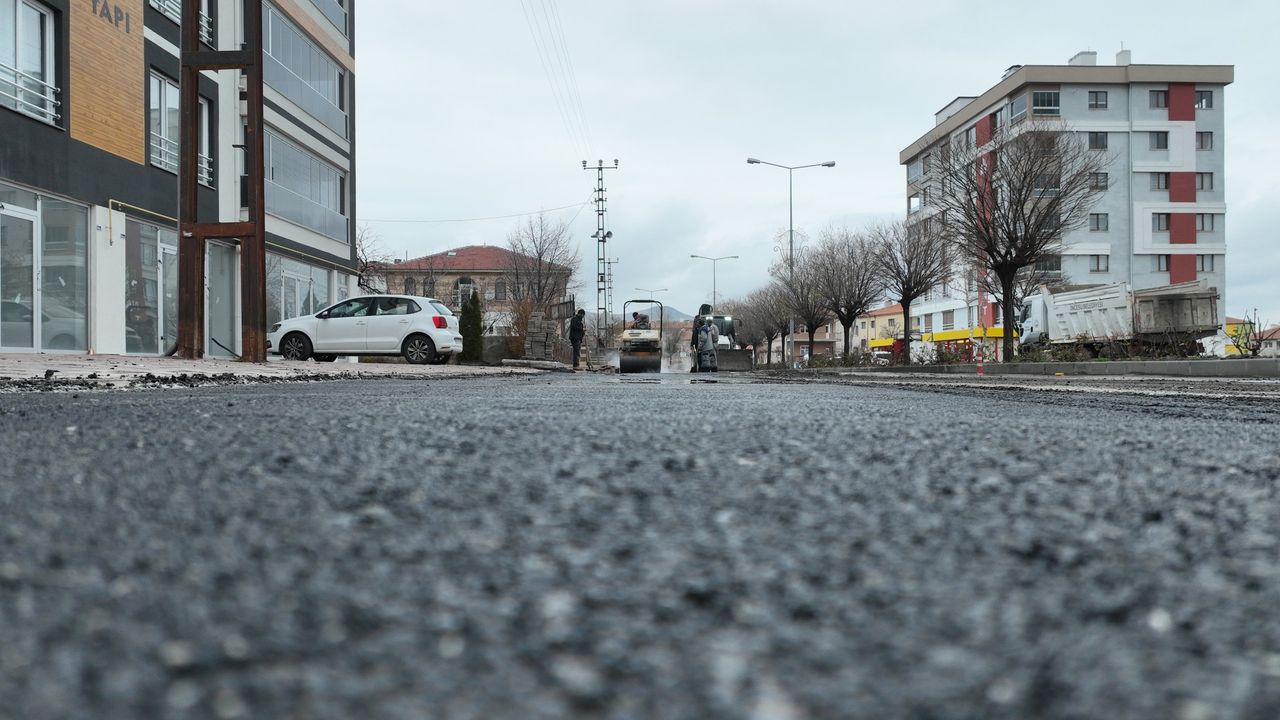 İncesu İlçesi'nde Altyapı Yenileme Sonrası Yol Çalışmaları Başladı