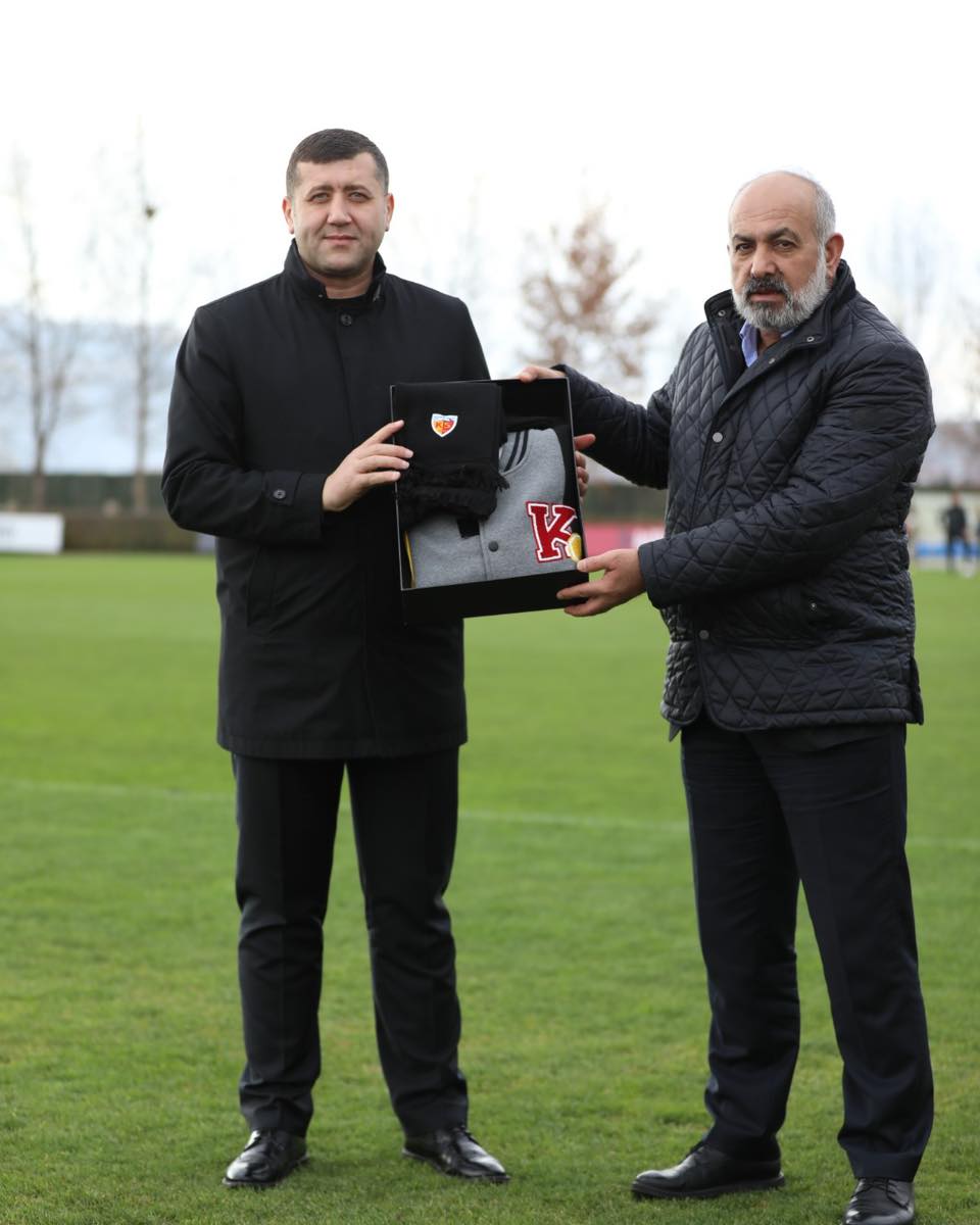 Kayseri Milletvekili Baki Ersoy, Kayserispor'a destek verdi.
