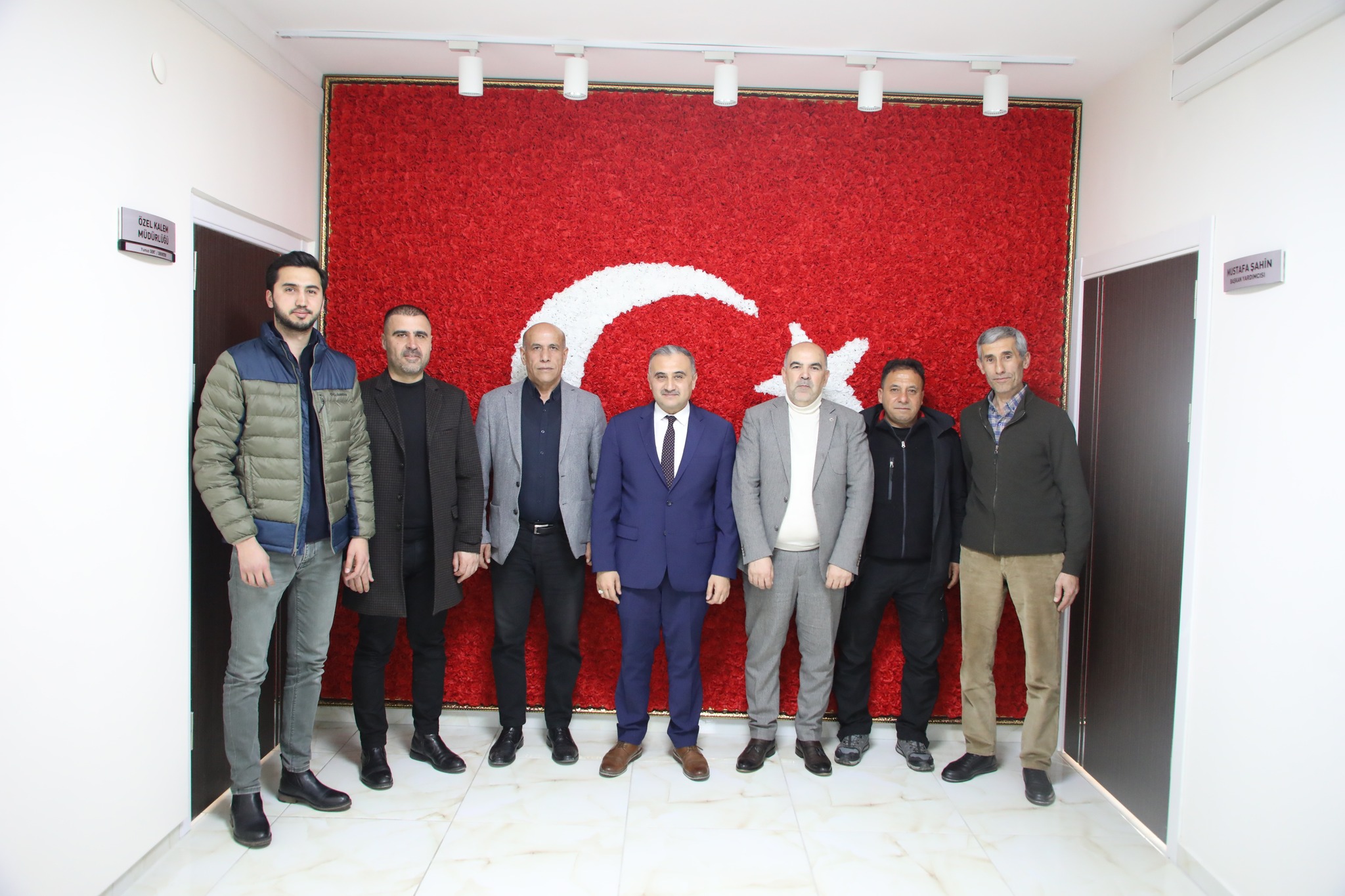 Develi Belediye Başkanı, MHP İl Başkan Yardımcıları ve Yetkilileriyle İstişare Toplantısı Gerçekleştirdi