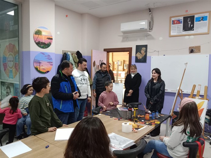 Talas Gençlik Merkezi Gençlerle Dolup Taşıyor