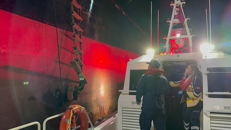Giresun'da Ticari Gemide Rahatsızlanma: Acil Tıbbi Tahliye Gerçekleştirildi