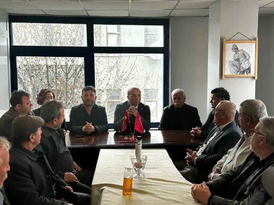 CHP Milletvekili Aşkın Genç, Pınarbaşı'nda yerel yönetimlerle buluştu