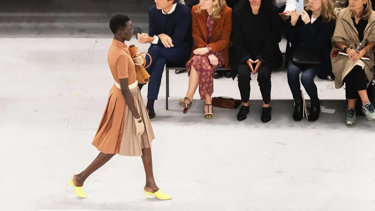 Tod's, 2024 İlkbahar/Yaz koleksiyonunu Milano Moda Haftası'nda tanıttı.