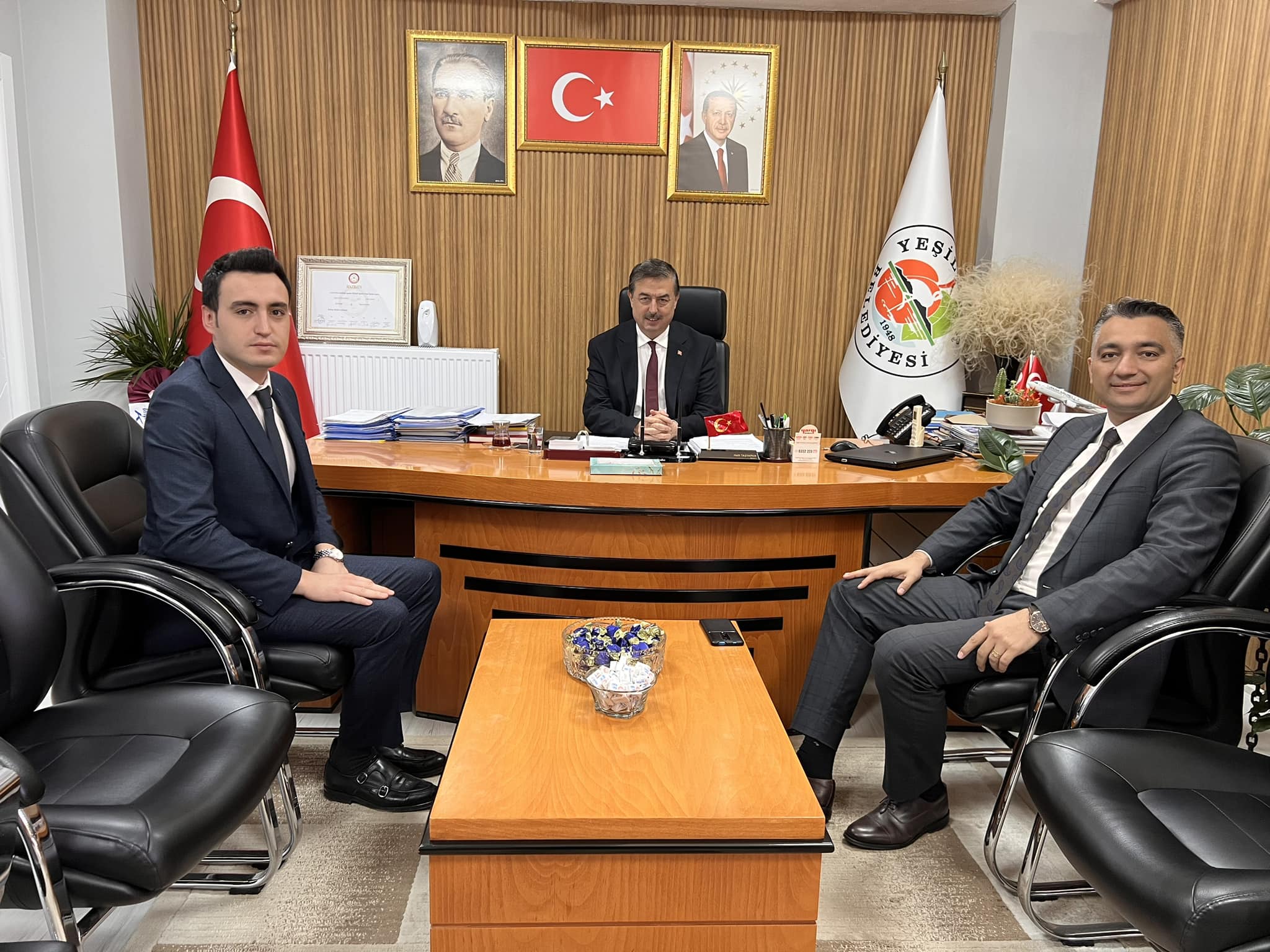 Ziraat Bankası Müdürü, İlçe Belediye Başkanını Ziyaret Etti: Bölgedeki Ekonomik Faaliyetler İçin İş Birliği Konuşuldu