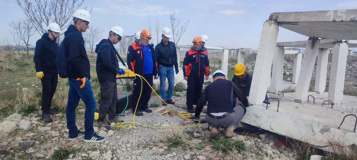 Deprem Durumlarında Kurtarma Ekiplerine Özel Eğitim Tamamlandı