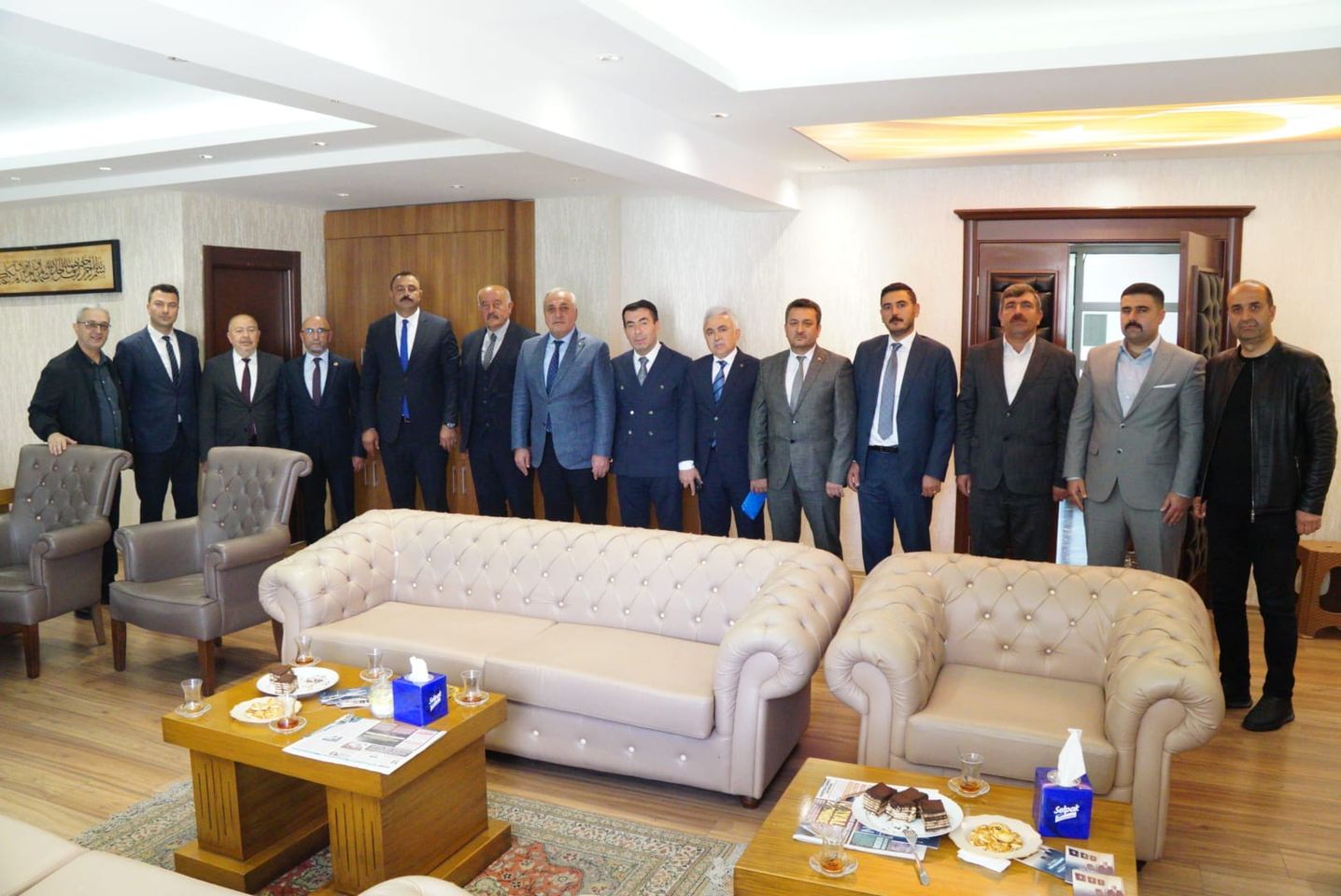 MHP Kayseri İl Başkanı Seyit Demirezen, yerel yönetim temsilcilerini ağırladı.