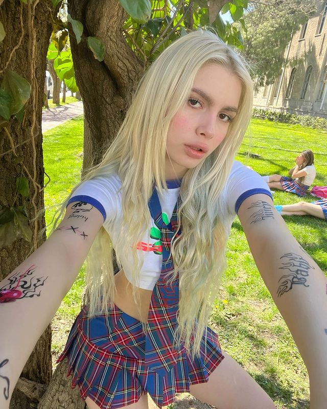 Aleyna Tilki Yeni Pop-Punk Şarkısıyla Geri Dönüyor