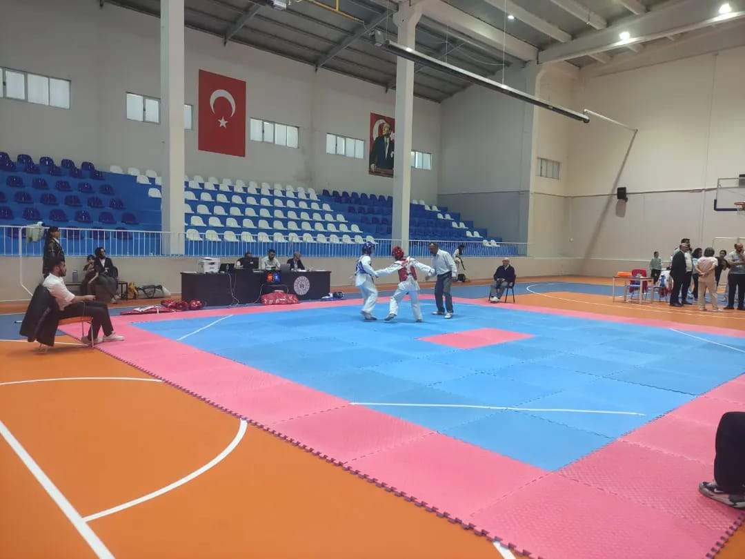 Hacılar'da Heyecan Dolu Taekwondo Şampiyonası