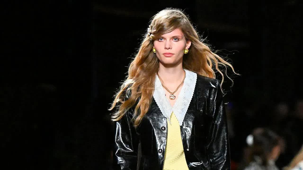 Chanel, Manchester'da göz kamaştıran bir defile ile yeni koleksiyonunu tanıttı