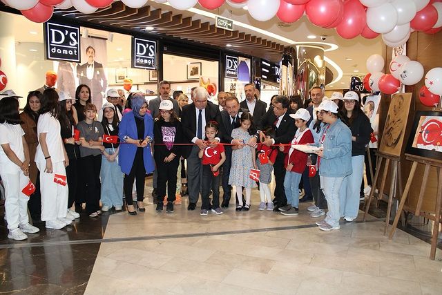 Nevşehir'de Ulusal Egemenlik ve Çocuk Bayramı coşkuyla kutlandı: 23 Nisan temalı sanat sergisi düzenlendi.