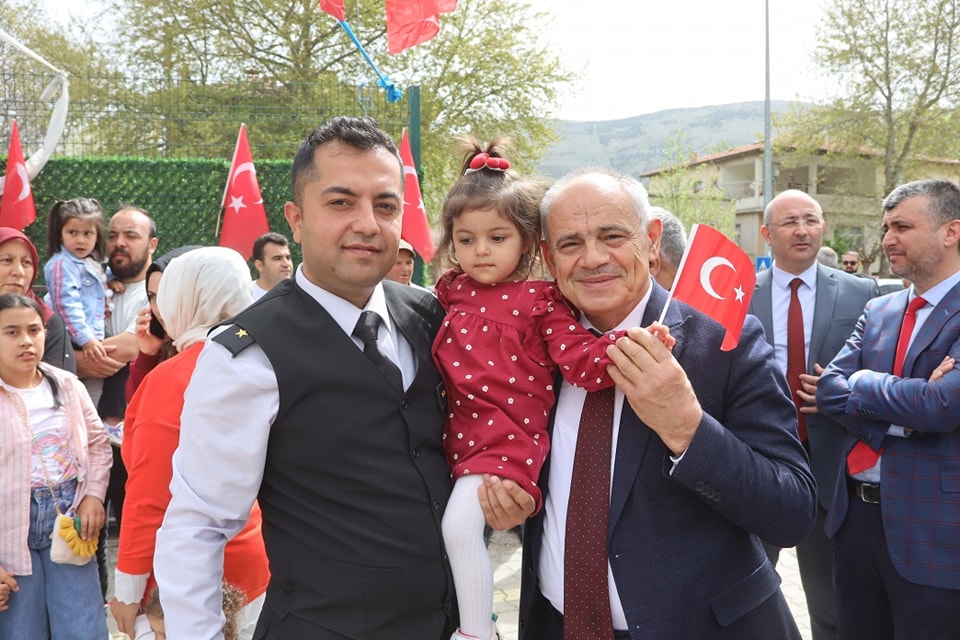 23 Nisan Ulusal Egemenlik ve Çocuk Bayramı Renkli Törenle Kutlandı