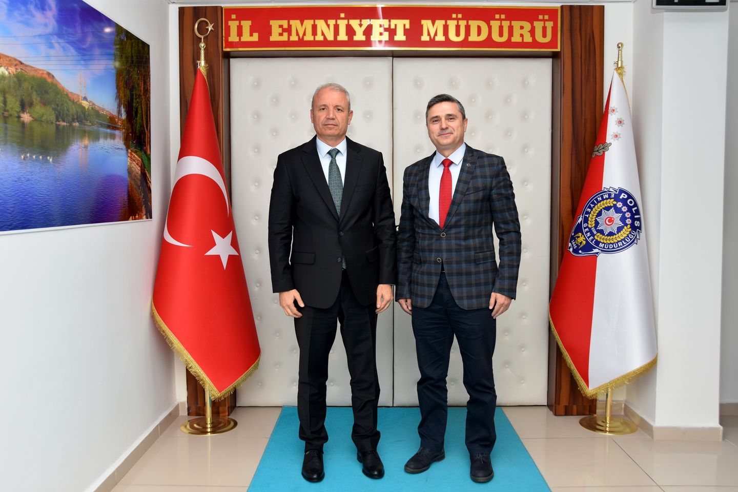 Polis Başmüfettişi Erden Uzun İle Emniyet Müdürü Ali Loğoğlu Arasında Nezaket Ziyareti
