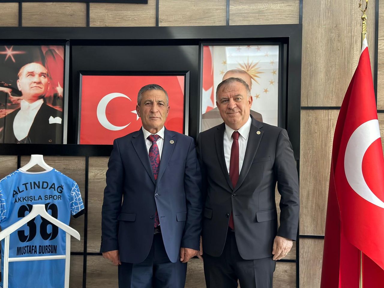 CHP Kayseri Milletvekili Aşkın Genç ve Ekibi Belediye Başkanını Ziyaret Etti