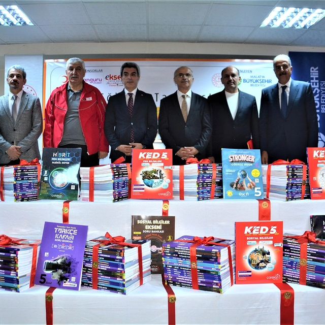 Malatya'da Öğrencilere Kitap Desteği Sağlandı