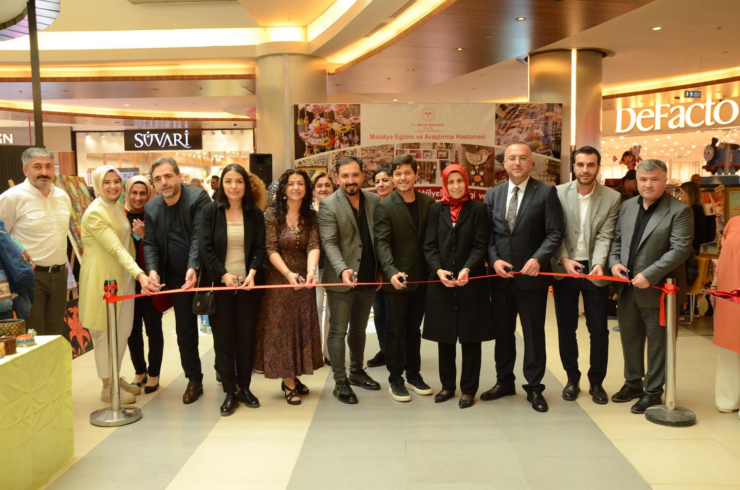Tedavi Gören Hastaların Yaptığı El Sanatları Sergisi Malatya'da Açıldı
