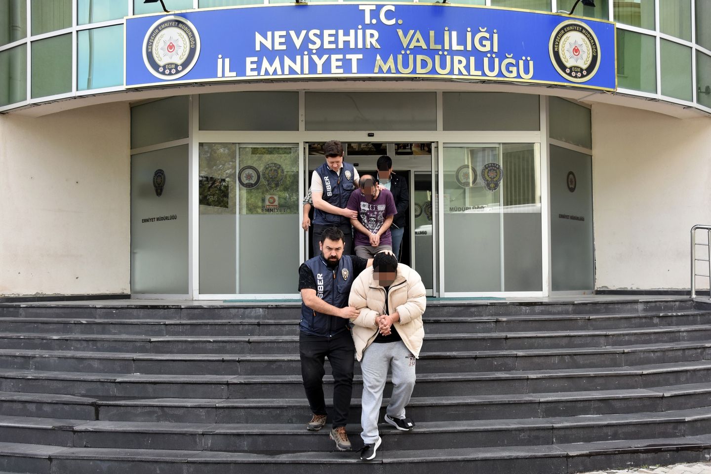 Dolandırıcılık Operasyonu: 350 kişiyi 3 milyon TL dolandıran suç örgütüne darbe