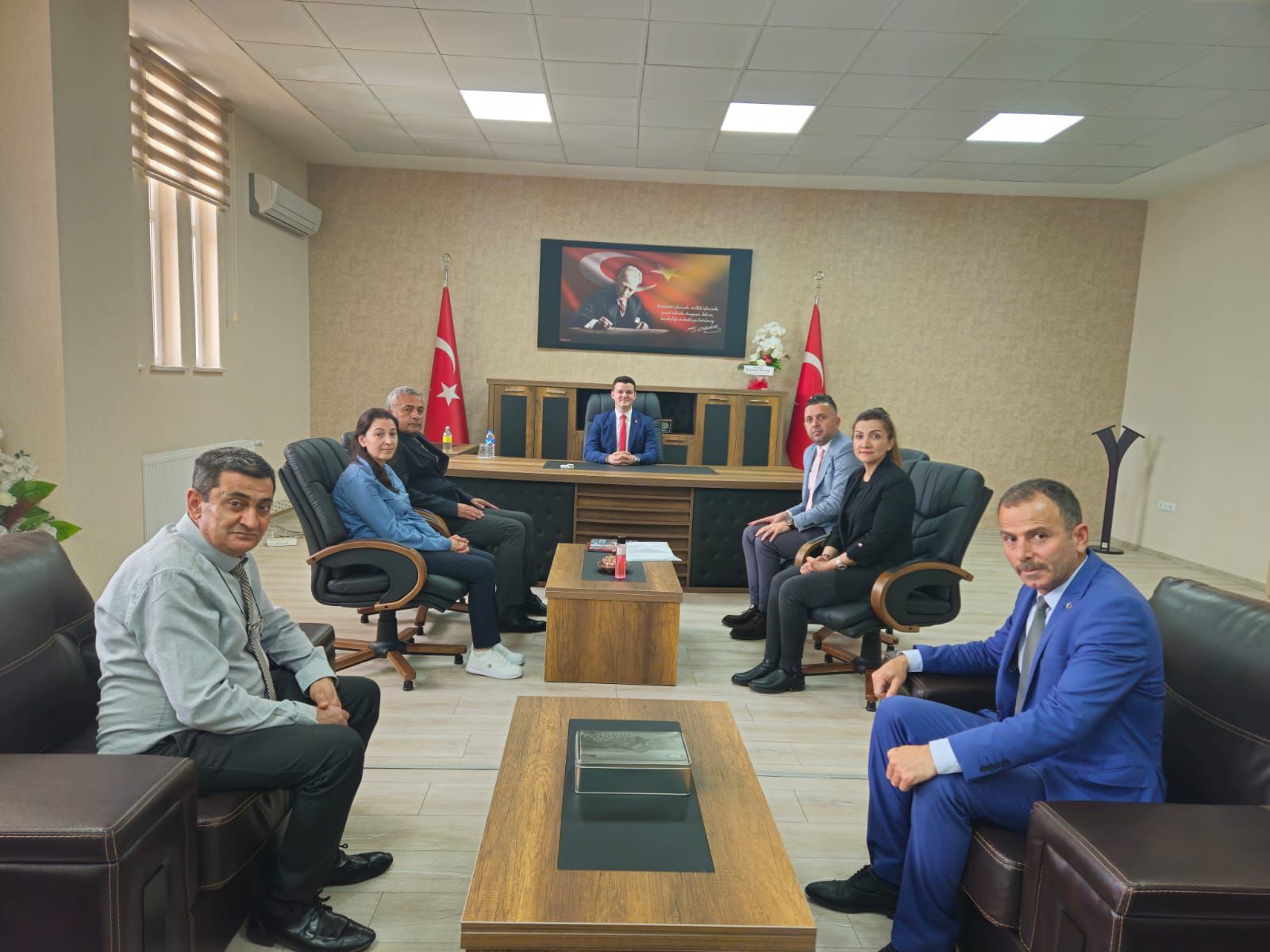 Sn. Kaymakamımız İbrahim CESUR'a Hekimhan Tapu Müdürlüğü Personelleri Tarafından Hayırlı Olsun Ziyareti Gerçekleştirildi.