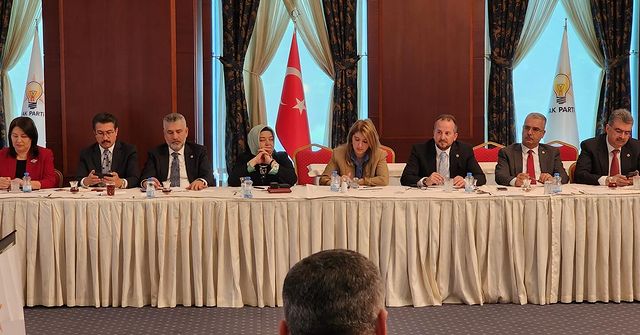 AK Parti Grup Başkanvekilinin Başkanlığında İstişare Toplantısı Gerçekleştirildi